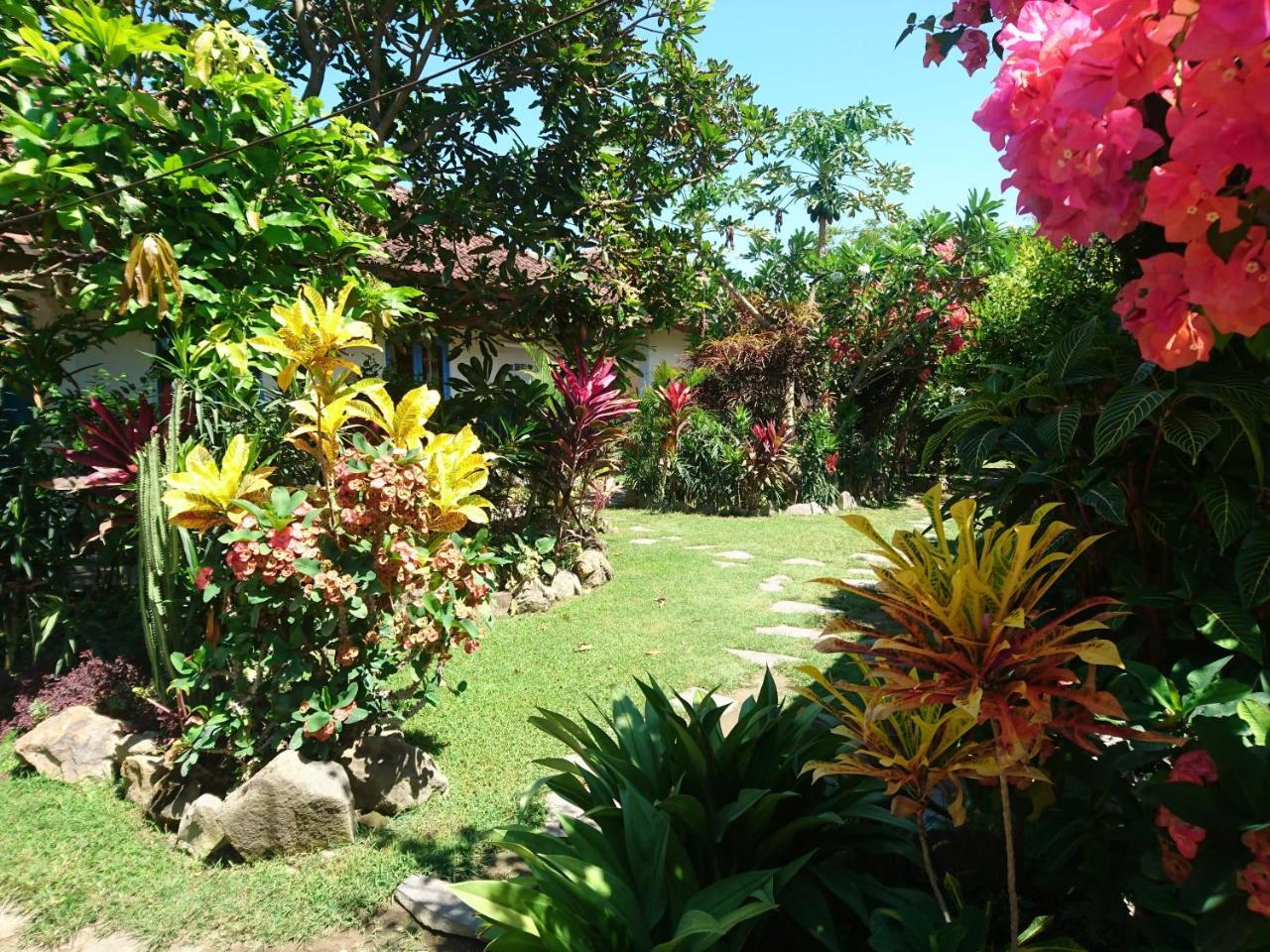 Same Same Bungalows Kuta  Buitenkant foto
