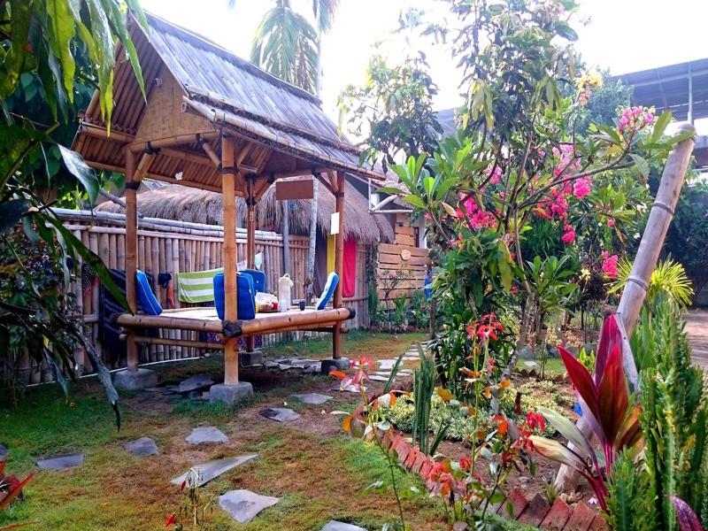 Same Same Bungalows Kuta  Buitenkant foto