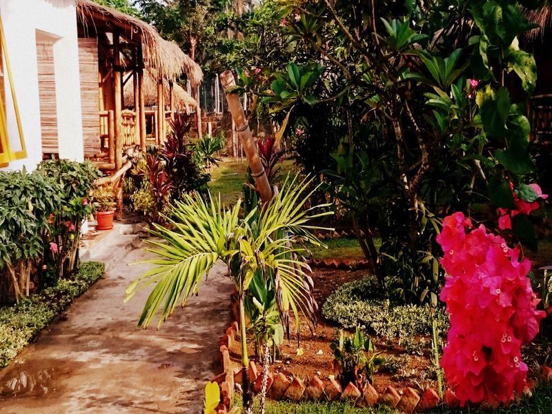 Same Same Bungalows Kuta  Buitenkant foto